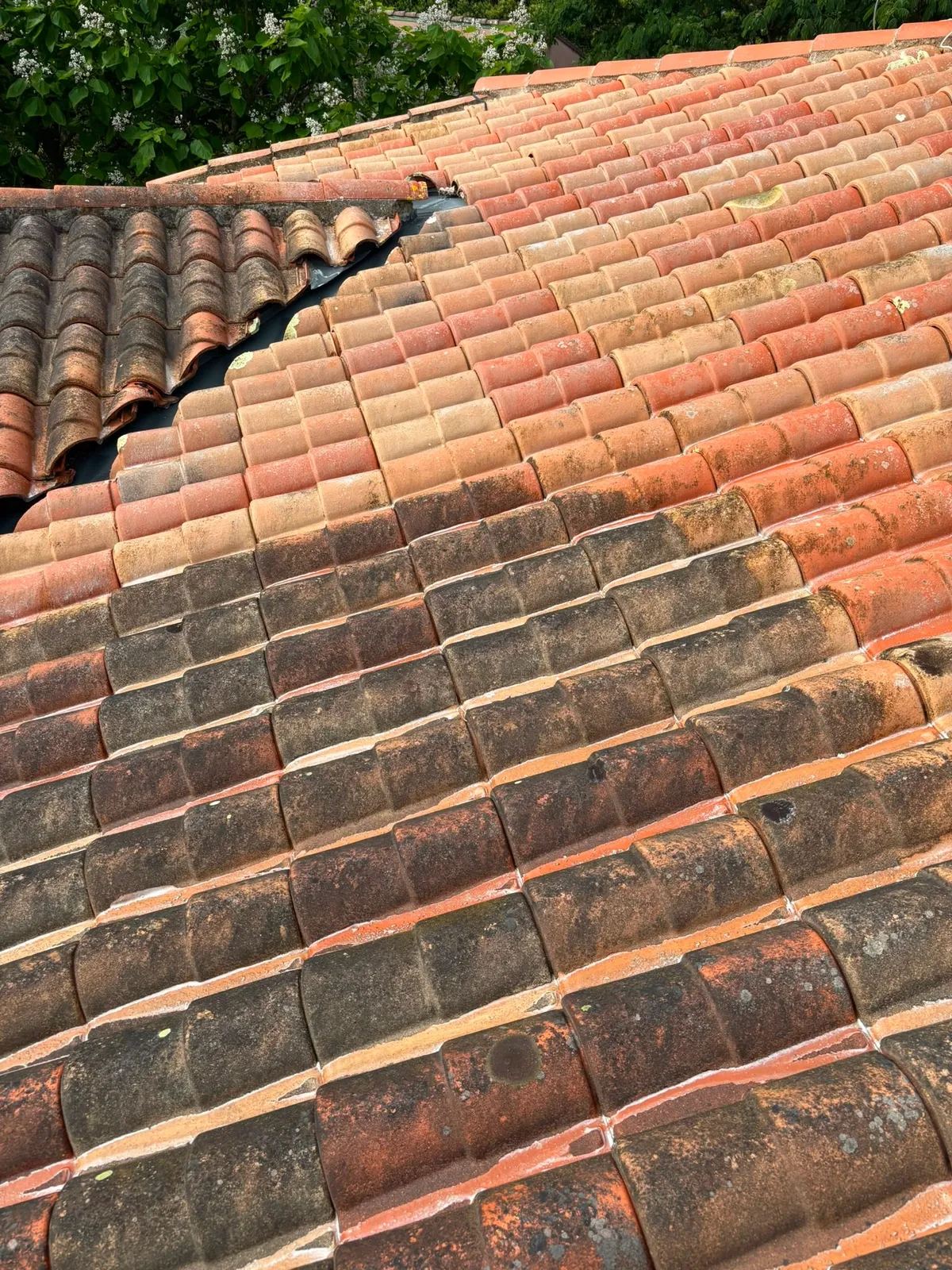 Rénovation complète de toiture en tuiles à Tournefeuille